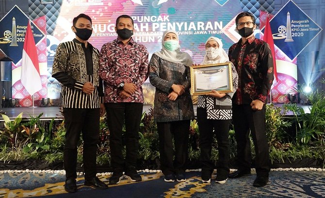 banyuwangi raih penghargaan pemerintah kabupaten peduli penyiaran