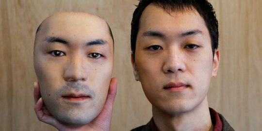 Super Realistik, Pria Jepang Bikin Topeng Mirip Wajah Asli