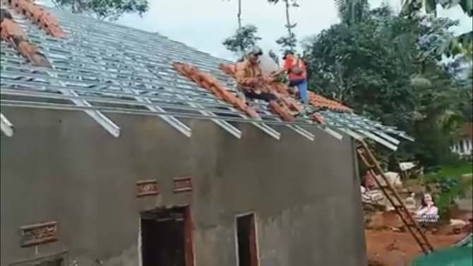 renovasi rumah orang tua meli lida di cianjur