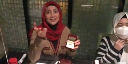 Di Momen Ultah, Adik-adik Desi Ratnasari Doakan Semoga Dapat Jodoh yang Standar