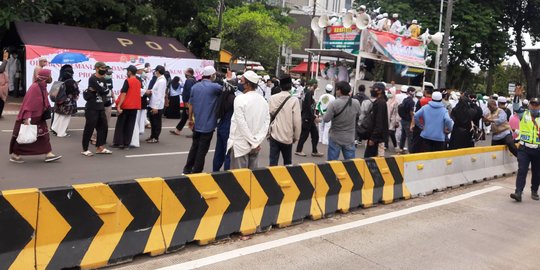 Pendemo Bebaskan Rizieq Diminta Polisi Tak Berkerumun