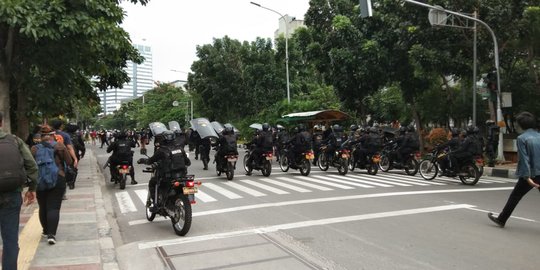 Angka Covid di Jakarta Tinggi, Polisi Bubarkan Massa Aksi 1812