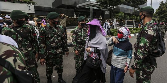 Massa Aksi 1812 di Pontianak Aniaya Polisi