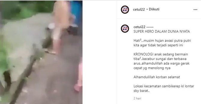 anak ini tercebur sungai saat sedang bermain aksi warga surabaya curi perhatian