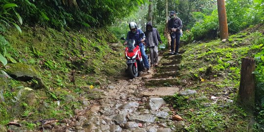 Cerita Wabup Bogor Tinjau Pilkades, Hampir Jatuh Hingga Motor Mogok