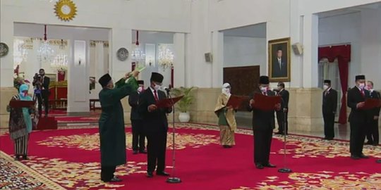 Jokowi Lantik Tujuh Anggota Komisi Yudisial
