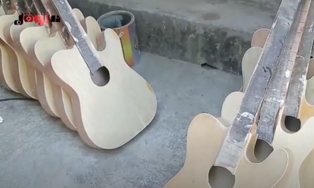 kampung gitar sukoharjo