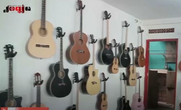 kampung gitar sukoharjo
