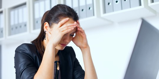 3 cara untuk mengatasi masalah perubahan pola buang air saat menstruasi