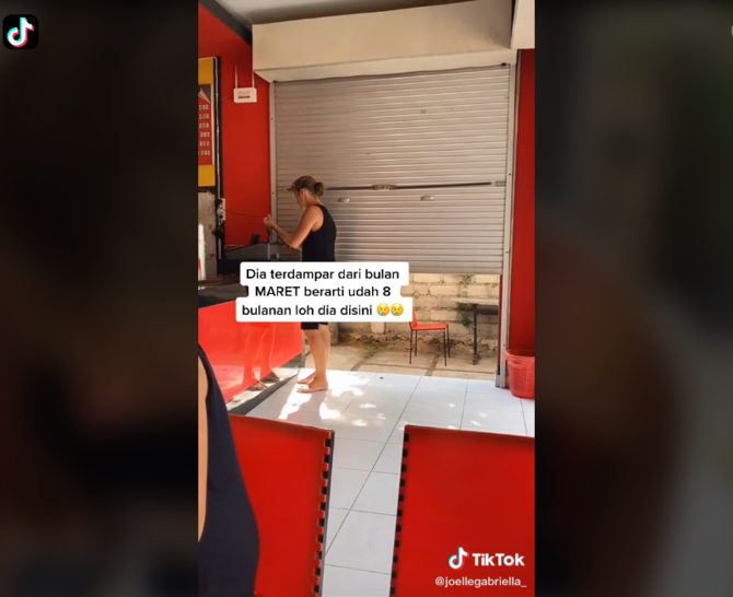 bule ini terdampar 8 bulan di bali