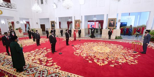 Presiden Jokowi Lantik Enam Menteri Baru di Istana
