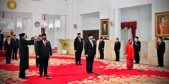 Usai Dilantik Jokowi, Wamenkumham Omar Langsung Minta 'Kerjaan' ke Yasonna Laoly