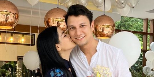 Kenang Masa Lalu, Ini Cerita Asmara Christian Sugiono dan Titi Kamal saat LDR 6 Tahun