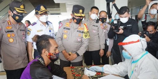 Terminal Pulogebang Kekurangan Tenaga Medis untuk Tes Cepat Antigen