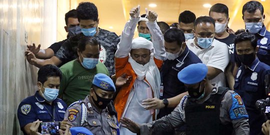 Pengacara Rizieq Syihab Minta Kasus Petamburan dan Megamendung Dijadikan Satu Berkas