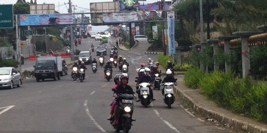 Hari Pertama Libur Natal, Arus Lalu Lintas di Puncak Bogor Ramai Lancar