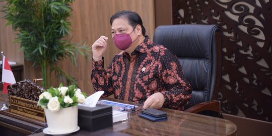 Airlangga: Pertumbuhan RI Memang Negatif, Tapi Negara Lain Lebih Dalam Minusnya