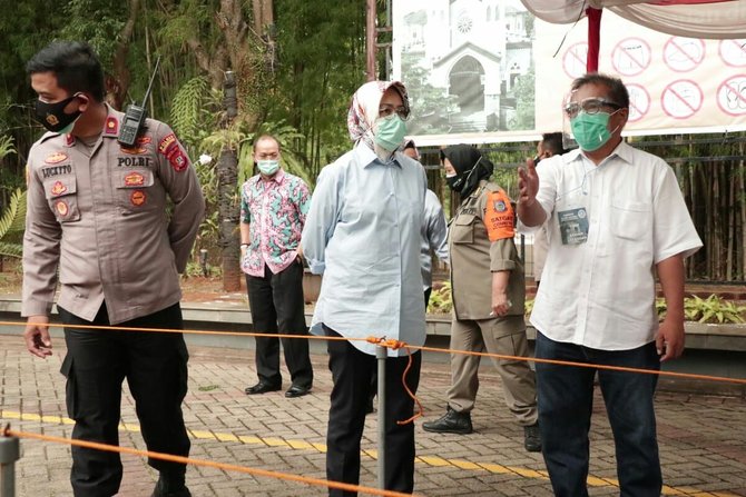 wali kota tangsel airin rachmi diany memantau kegiatan natal