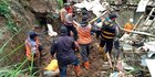 Hujan Deras di Bandung, Tebing Longsor Timbun Dua Rumah