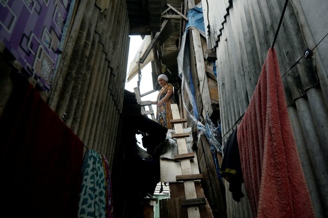 foto esai kemiskinan jakarta