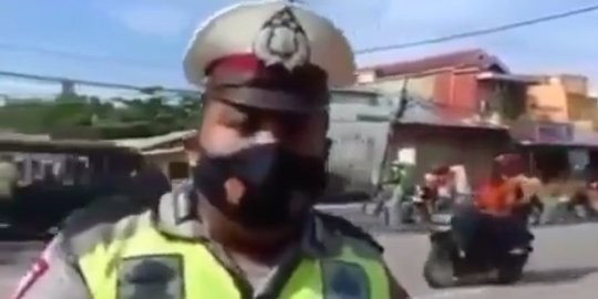 Viral Polisi Beri Imbauan Hati-Hati di Jalan, Tiba-Tiba Ada Kecelakaan di Belakangnya