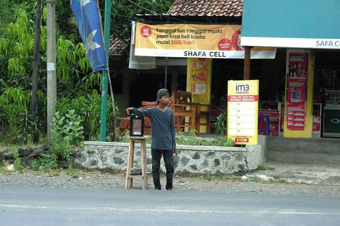 bocah 14 tahun hidupi dua adik dan harus lunasi utang