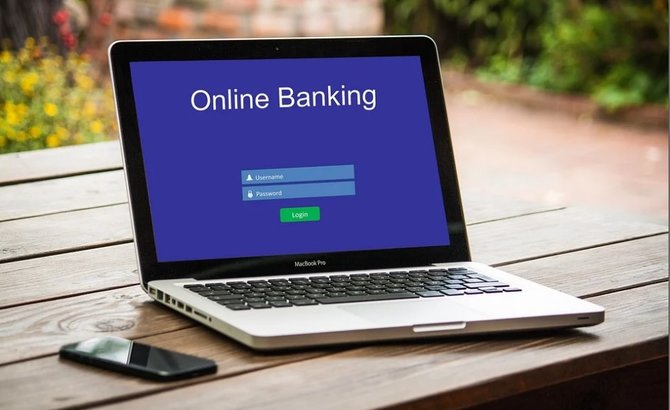 ilustrasi transaksi nontunai atau online banking