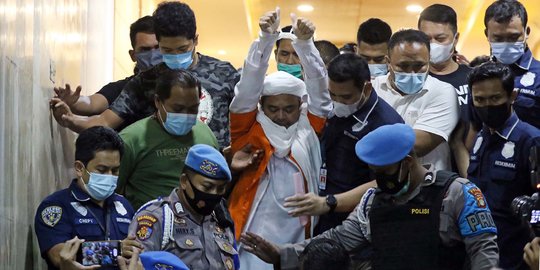 Rizieq Syihab Dicecar 56 Pertanyaan Terkait Kasus Kerumunan di Megamendung