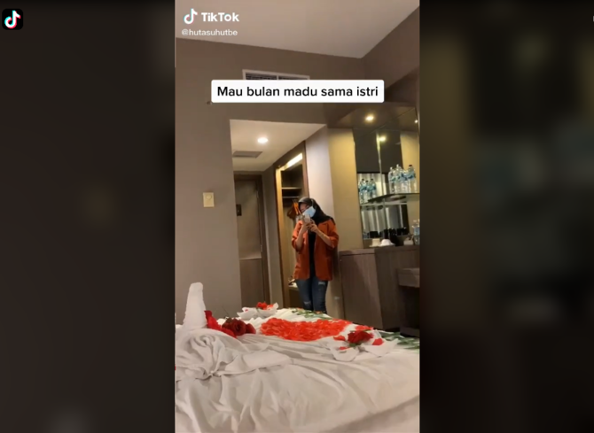 viral pasangan bulan madu istri ngulur waktu bermesraan