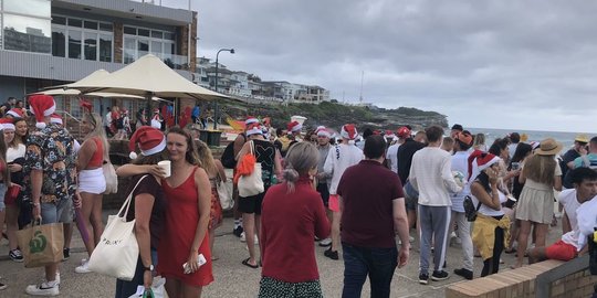 Gelar Pesta Natal Di Pantai Sydney Ratusan Backpacker Inggris Terancam Deportasi Merdeka Com Gelar Pesta Natal Di Pantai Sydney Ratusan Backpacker Inggris Terancam Deportasi Merdeka Com