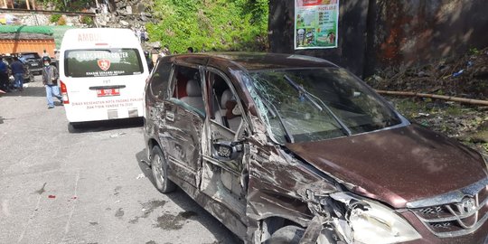 Puluhan Kendaraan Terlibat Kecelakaan Beruntun di Lembah Anai