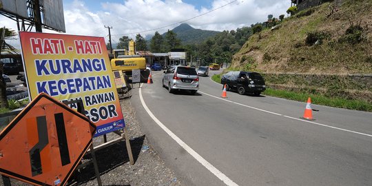 Jelang Tahun Baru, Arus Lalu Lintas Menuju Puncak Bogor Lancar