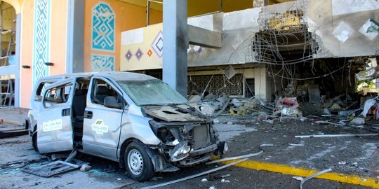 Kerusakan Parah Usai Ledakan dan Rentetan Tembakan di Bandara Yaman
