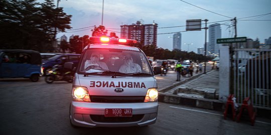 Dua Orang Ditemukan Positif Covid 19 Saat Polisi Razia D Bunker Bar Jakarta Merdeka Com