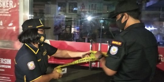 Satpol PP Semarang Segel Dua Restoran Karena Langgar Aturan Malam Tahun Baru
