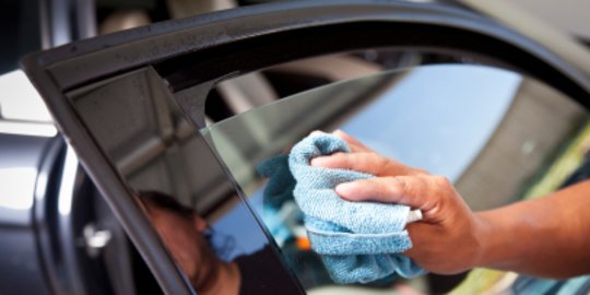 Cara Menghilangkan Jamur Kaca Mobil dengan Ampuh, Gunakan Bahan ala Rumahan Ini