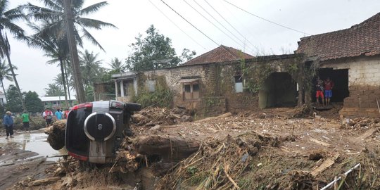 BNPB: 42.762 Rumah Rusak Akibat Bencana Alam Sepanjang Tahun 2020