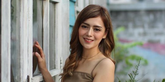 Kerap Perankan Sosok Pelakor di Suara Hati Istri, Ini 4 Potret Cantik Irmma Fitrian