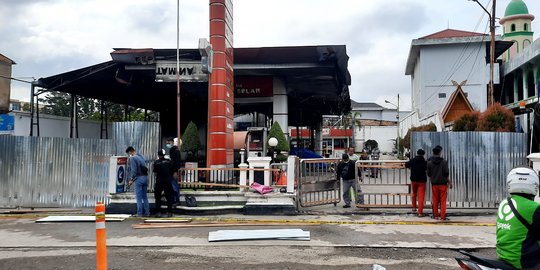 Jeriken Minyak Ditemukan di Mobil Terbakar Bersama SPBU di Pekanbaru