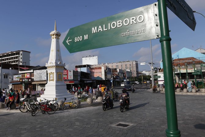 tugu pal putih yogyakarta kian apik tanpa gangguan kabel melintang