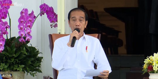 Jokowi Minta Uang Bantuan Covid-19 Tak Dibelikan Rokok