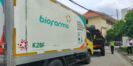 77.760 Vaksin Sinovac Tiba di Surabaya, Pemprov Jatim Tunggu Perintah Lanjutan BPOM