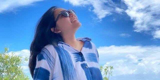 Tak Peduli Hujatan, Ini 4 Potret Cantik Rachel Vennya Usai Lepas Hijab