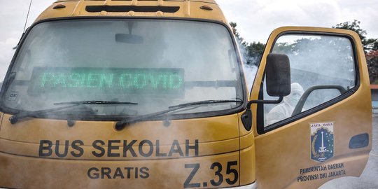 Sterilisasi Rutin Bus Sekolah Pengangkut Pasien Covid-19