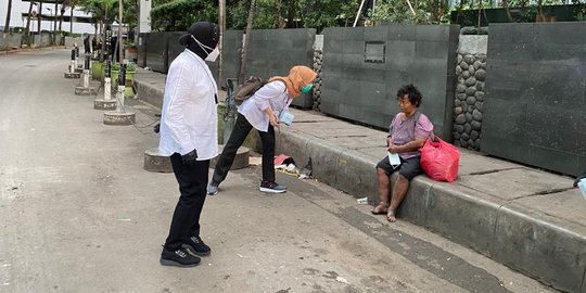 Penjelasan Kasudinsos Jakpus Mensos Risma Jaring Tunawisma di Jalan Sudirman-Thamrin