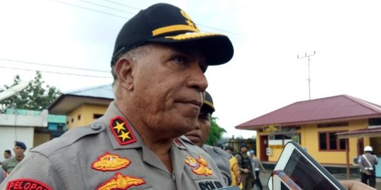 Polisi Terima Satu Pucuk Senpi Laras Pendek Jenis FN dari Warga Nabire