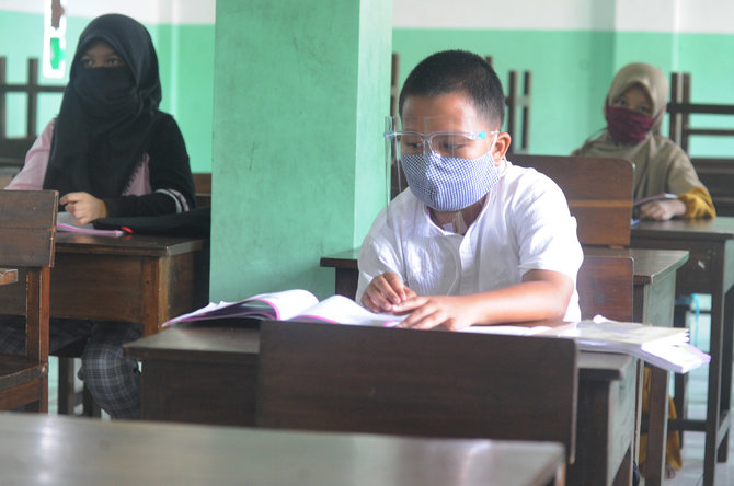 penerapan sekolah tatap muka di tangsel