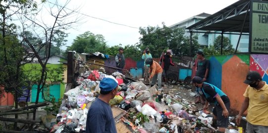 Usai 2 Hari Aksi Mogok, Puluhan Sopir Truk Sampah di Jember Kembali Kerja