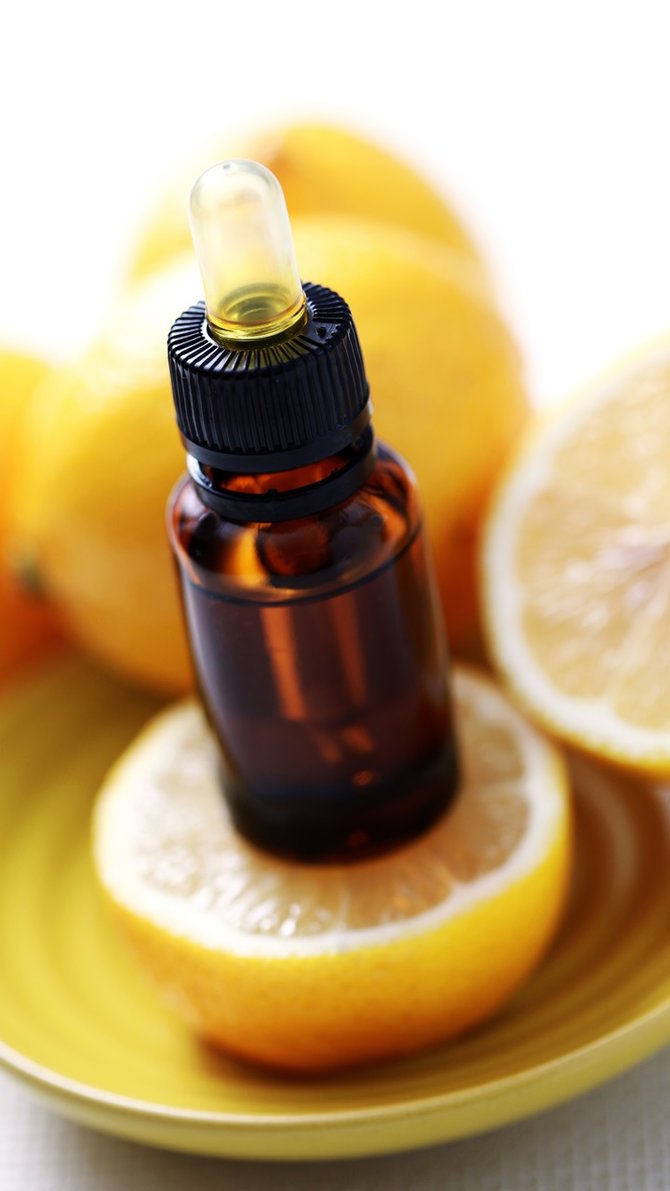 ilustrasi lemon oil