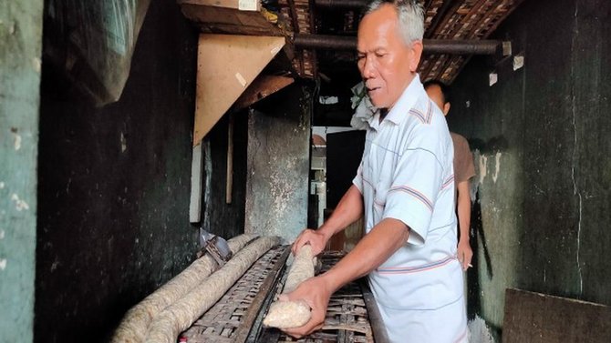 siasat pengusaha tempe rumahan di cirebon